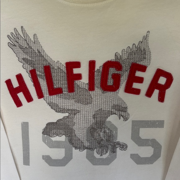 Pre-Loved Tommy Hilfiger Ivory Long Sleeve T-Shirt Size 16-18 - Picture 4 of 9